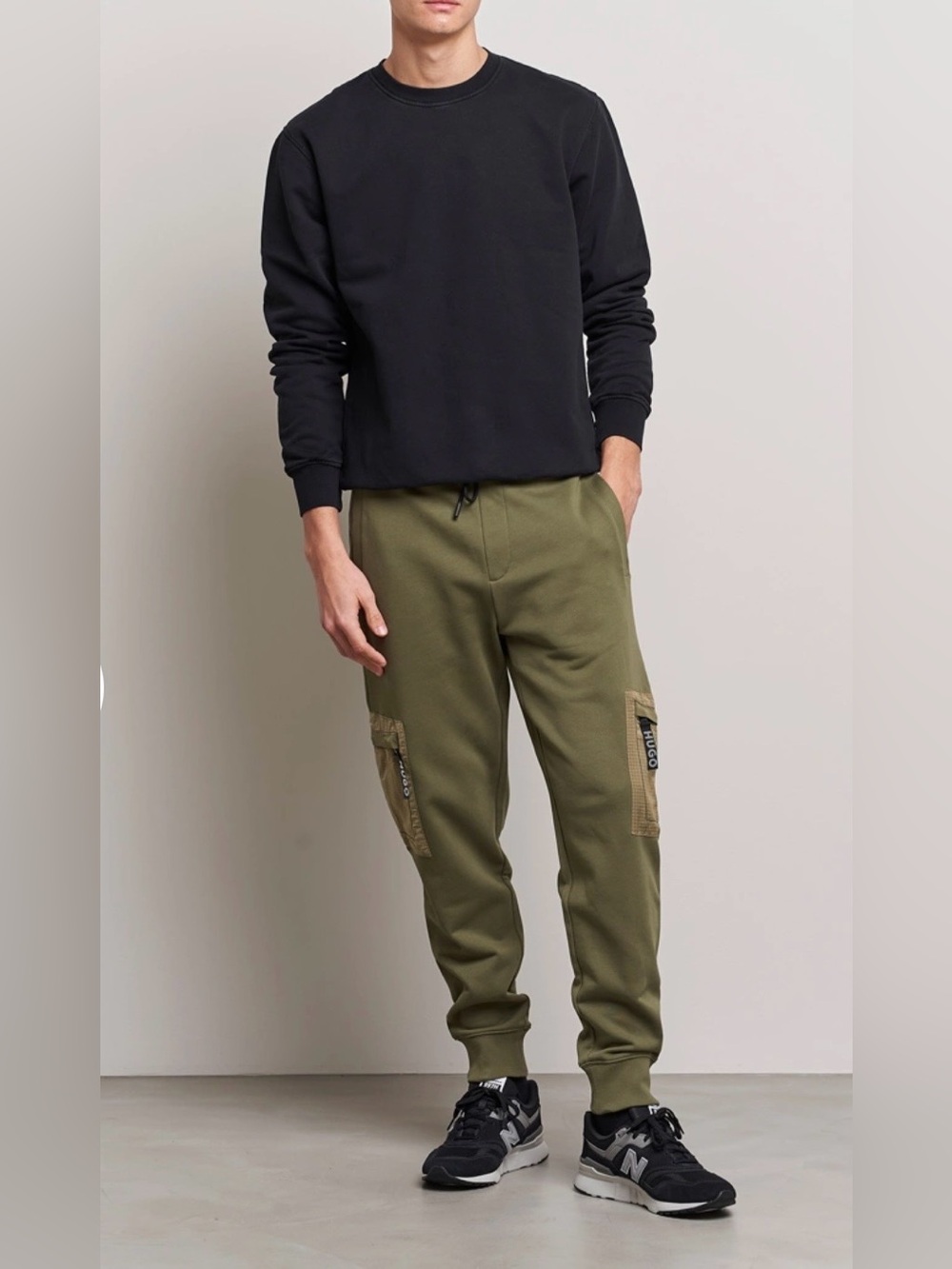 HUGO Men's Jogger Pants Elastic Drawstring Zip Pockets Tapered
